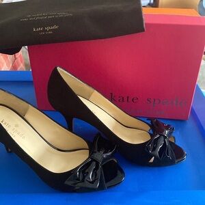NWT Kate spade 7 1/2 M black heel shoes with bows